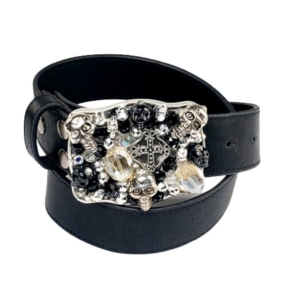 Gothic Silver Embellished Skull & Cross Handcrafted Buckle & Earrings. - Picture 6 of 9